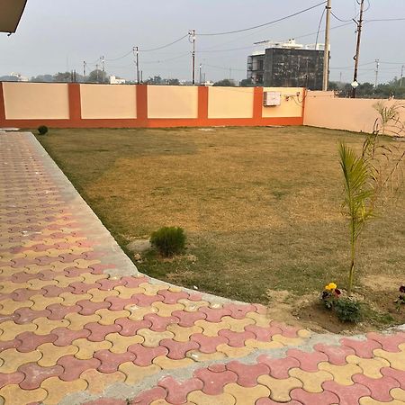 Hotel Shrinath Residency Greater Noida Zewnętrze zdjęcie