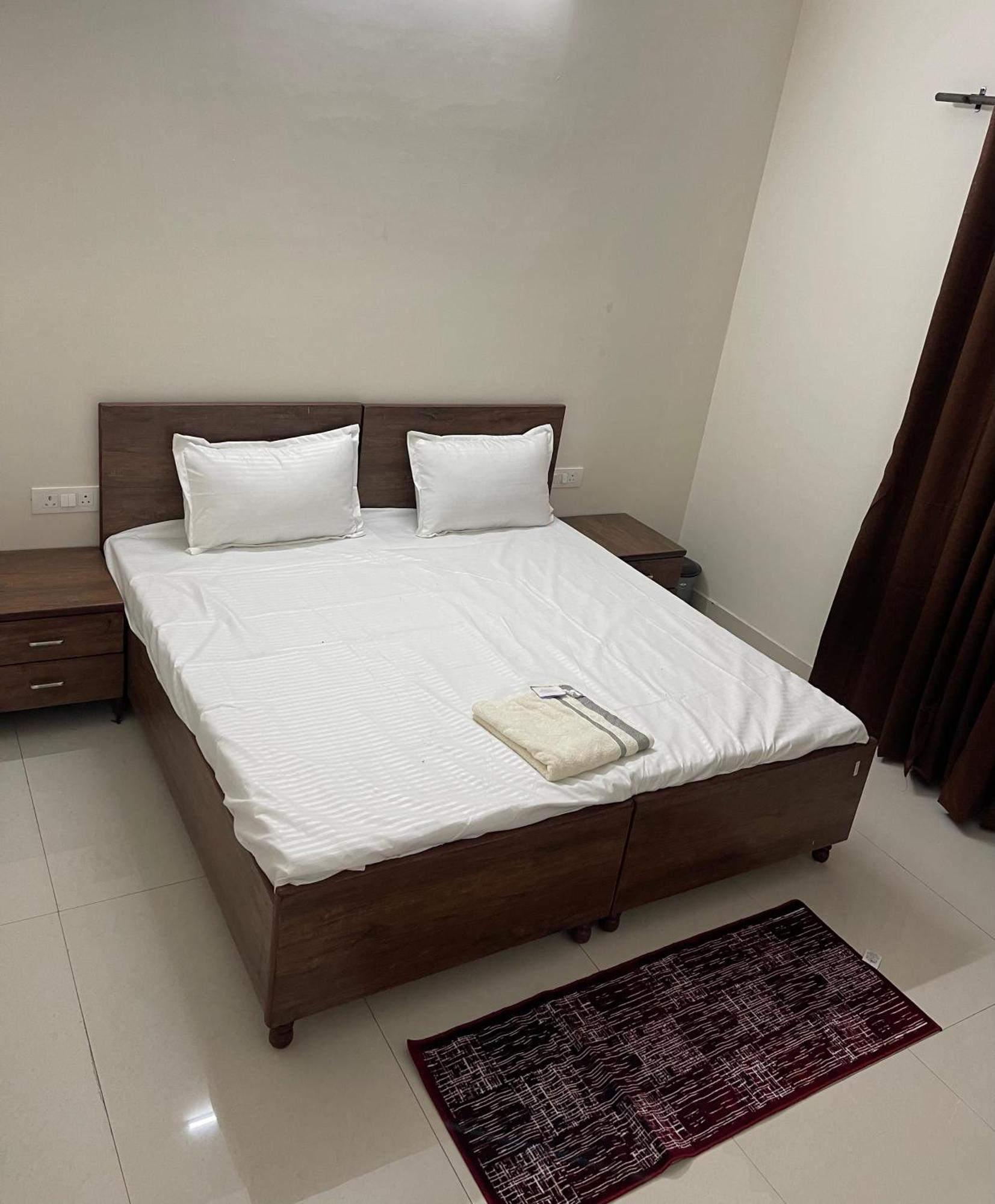 Hotel Shrinath Residency Greater Noida Zewnętrze zdjęcie