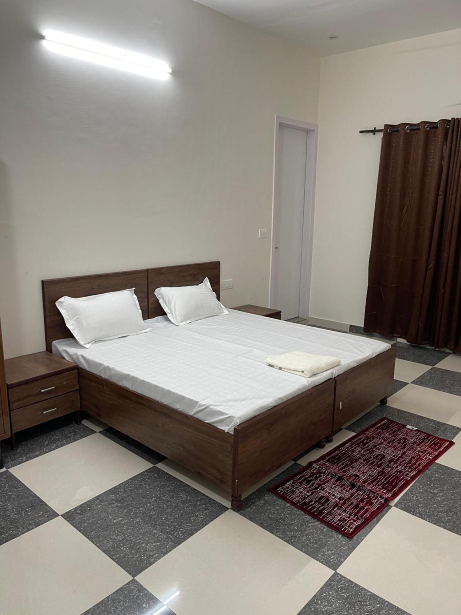 Hotel Shrinath Residency Greater Noida Zewnętrze zdjęcie